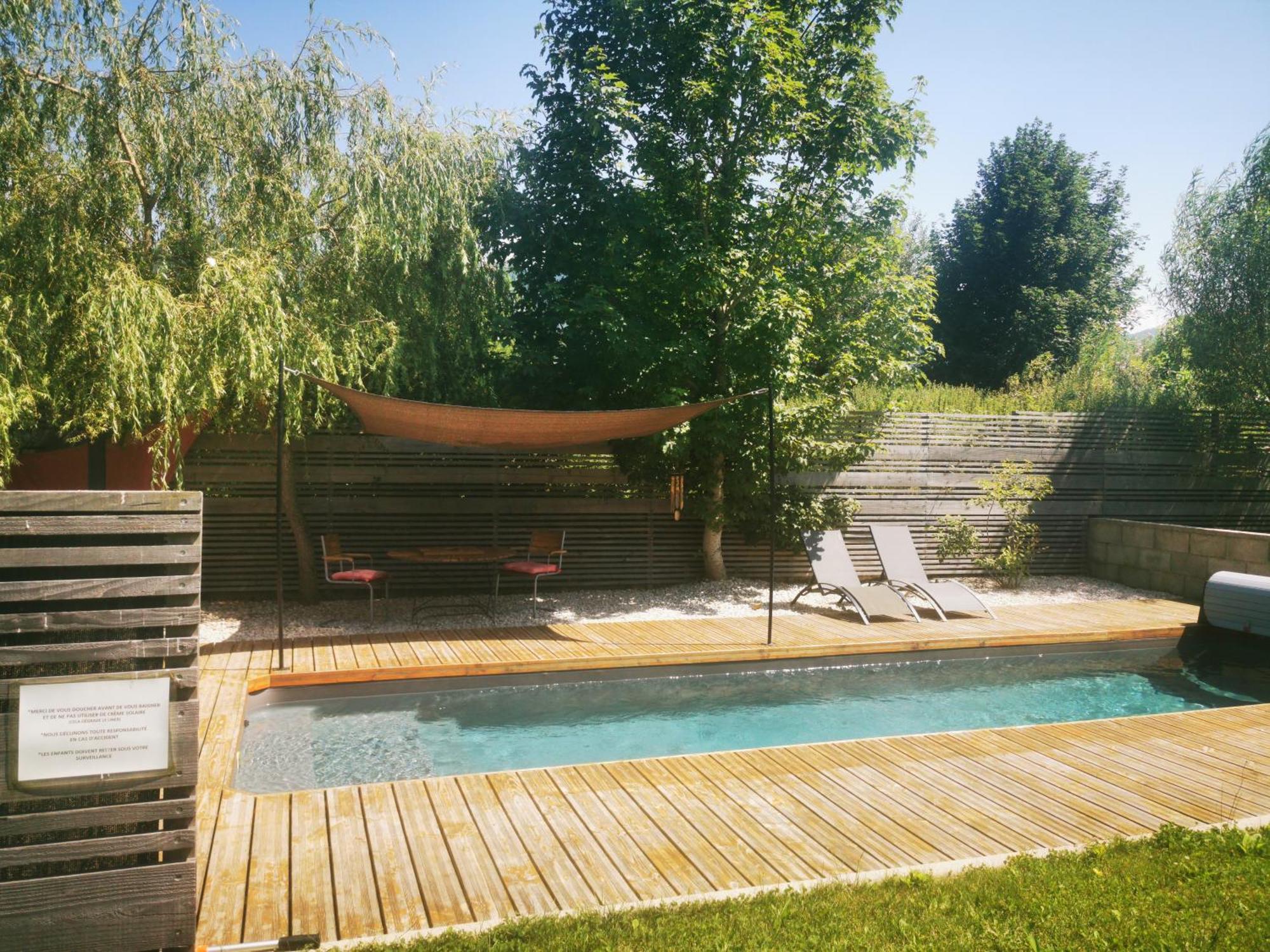 Les Vu D'ici Chalet *